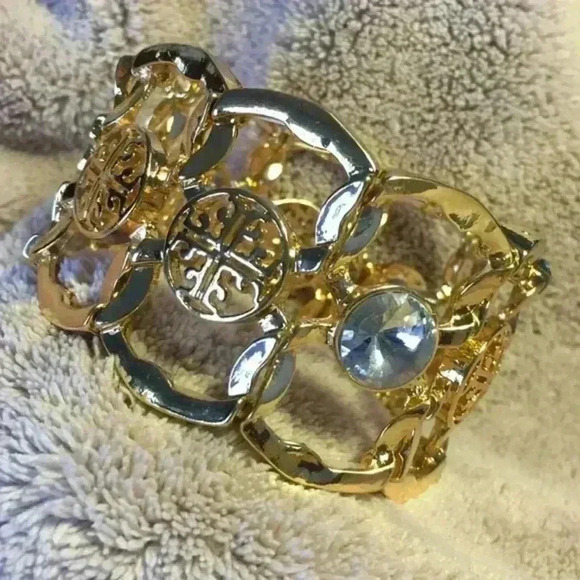 NEW** Antique Cross and Crystal Stretch Bracelet - Picture 1 of 2